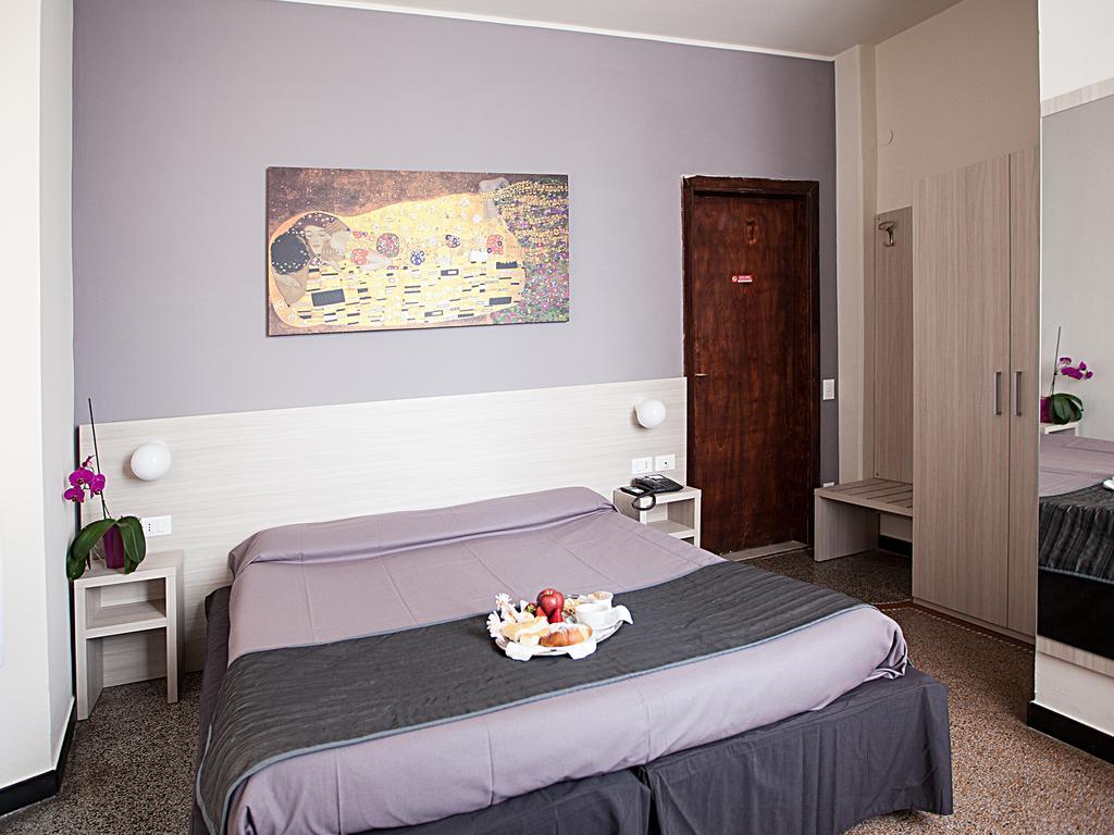 Hotel Ristorante Milton Varazze Ngoại thất bức ảnh